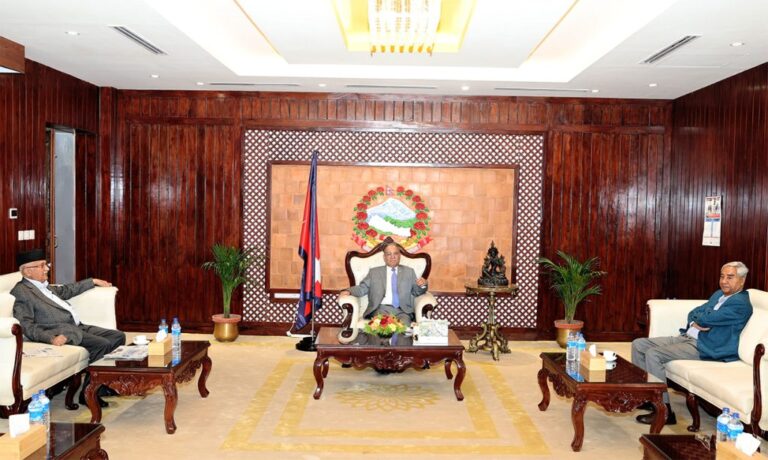 आज पनि प्रचण्ड, देउवा र ओली छलफलमा,के पाक्दैछ ?