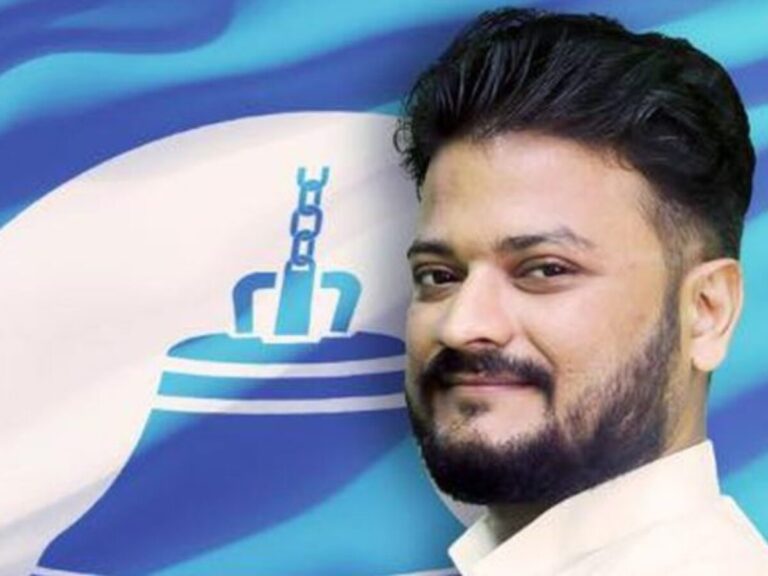 झन्डै तीन करोड रुपैयाँ क्षतिपूर्तिको माग दाबीसहित ढाकाकुमार श्रेष्ठविरुद्ध मुद्दा हाल्दै रास्वपा प्रवक्ता ढकाल