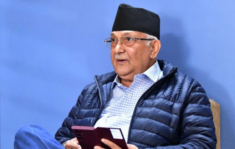 टोपबहादुर रायमाझी  सम्पर्कबिहिन :  ओली