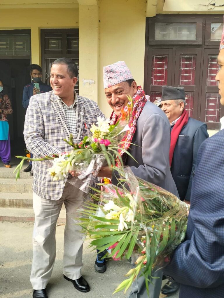 बहालवाला मन्त्रीले न्यायाधीशलाई  फटाहा, जनताको नाममा कलंक र घुस्याहाको आरोप