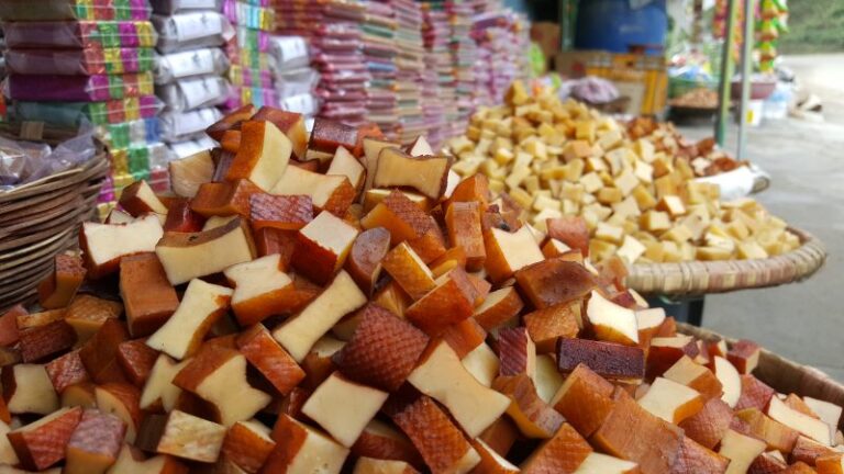 छुर्पी बेचेर नेपालले कमायो ११ महिनामै ३ अर्ब