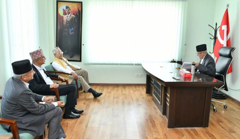 ओली भेटेपछि वामदेवले भने मेरो मन एमालेमै छ, अब एमालेको ६० लाख भोट कटाउन पर्छ