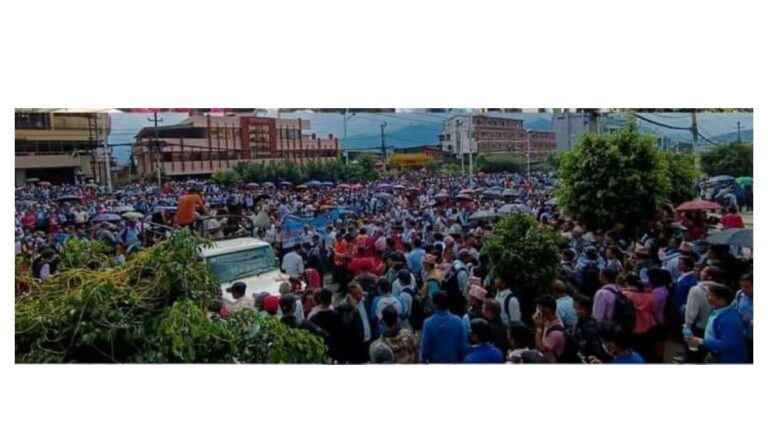 काठमाडौं महानगरको टोली पठनपाठन भए/नभएको अनुगमन गर्न निस्कियो