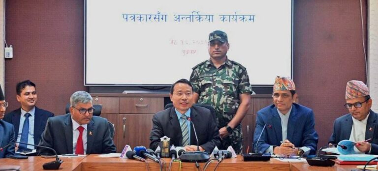 सेयर बजार अनुत्पादक क्षेत्र भएको पूर्व अर्थमन्त्री पुनको टिप्पणी, पूँजीपतिले सजिलो तरिकाले पैसा कमाउने माध्यम बनाएको आरोप